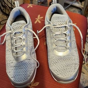 Womens walking shoes Wide
